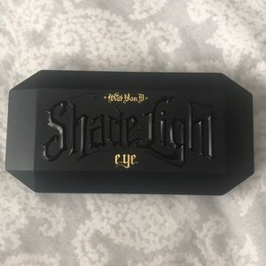 Kay Von D Shade and Light eye quad in shade Plum